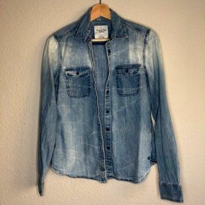 American Eagle Denim Long Sleeve button down shirt